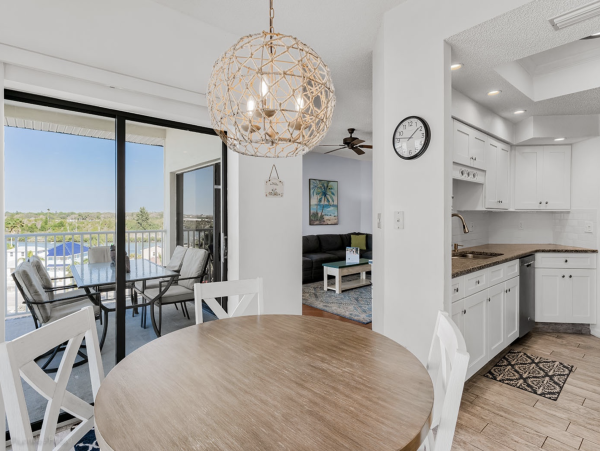 Gulf View Vacation Rentals Indian Shores 3-Bedroom Penthouse with Pool
